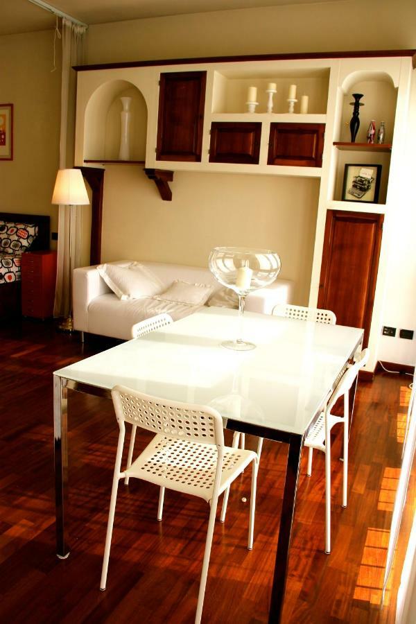 Studio Downtown Fantastic Area Appartement Milaan Buitenkant foto