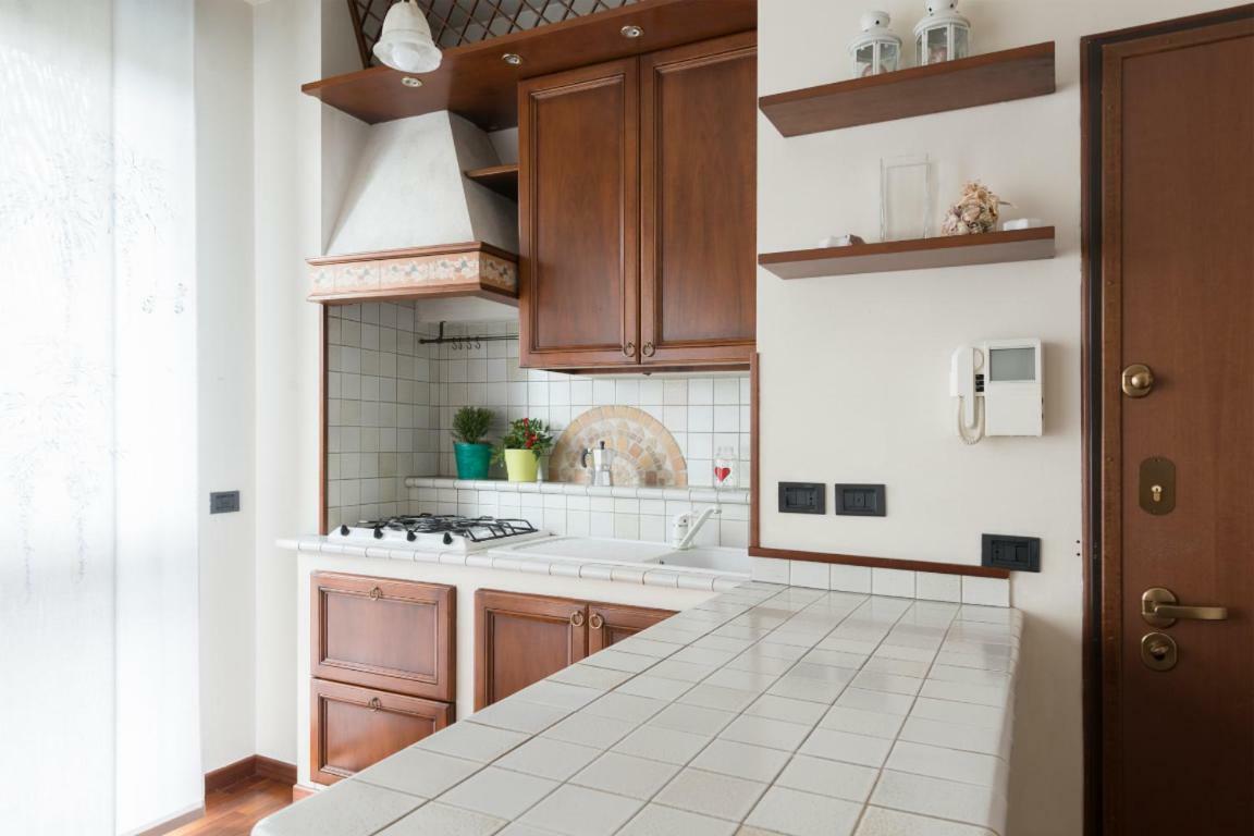 Studio Downtown Fantastic Area Appartement Milaan Buitenkant foto