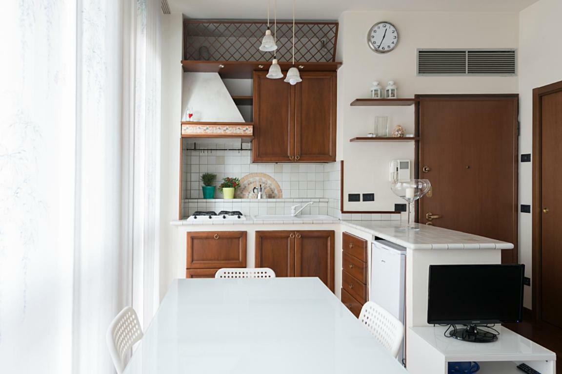 Studio Downtown Fantastic Area Appartement Milaan Buitenkant foto
