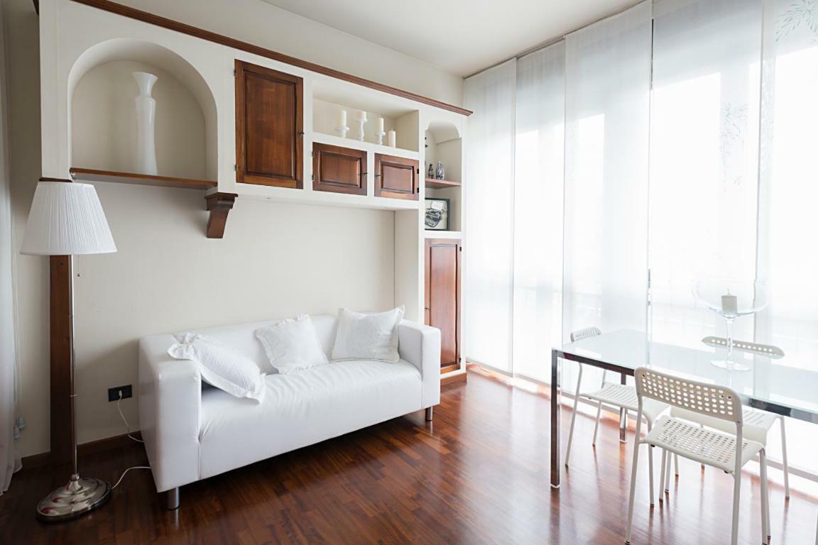 Studio Downtown Fantastic Area Appartement Milaan Buitenkant foto